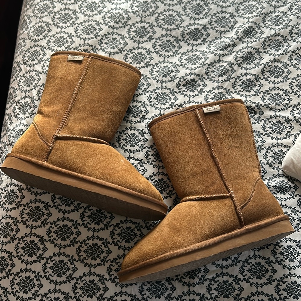 Bear paws size 7 women’s